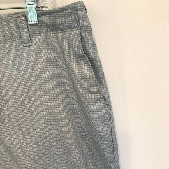 Ben Hogan Men's Flat Front Bermuda Golf Shorts Sz 40 in Gray  Activewear - Picture 3 of 16